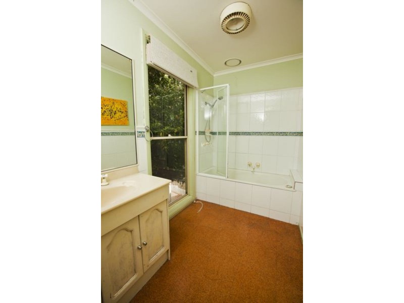 16 Redwood Court, Junction Village VIC 3977