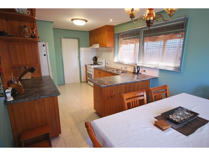 8  Cochrane Street, Cranbourne VIC 3977