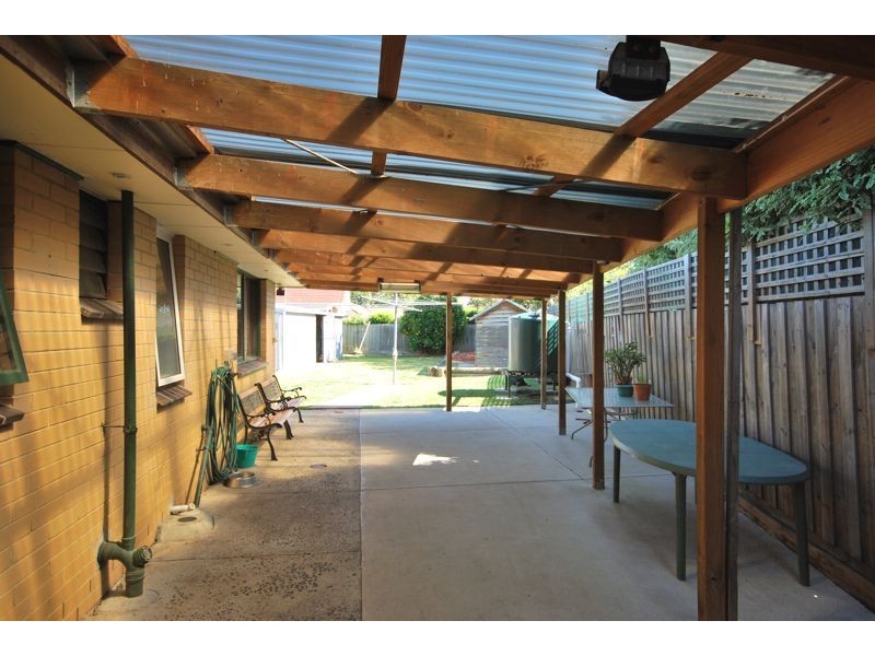 8  Cochrane Street, Cranbourne VIC 3977