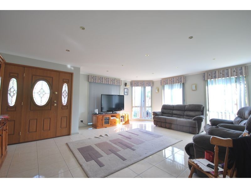 2 Conferta Court, Cranbourne West VIC 3977