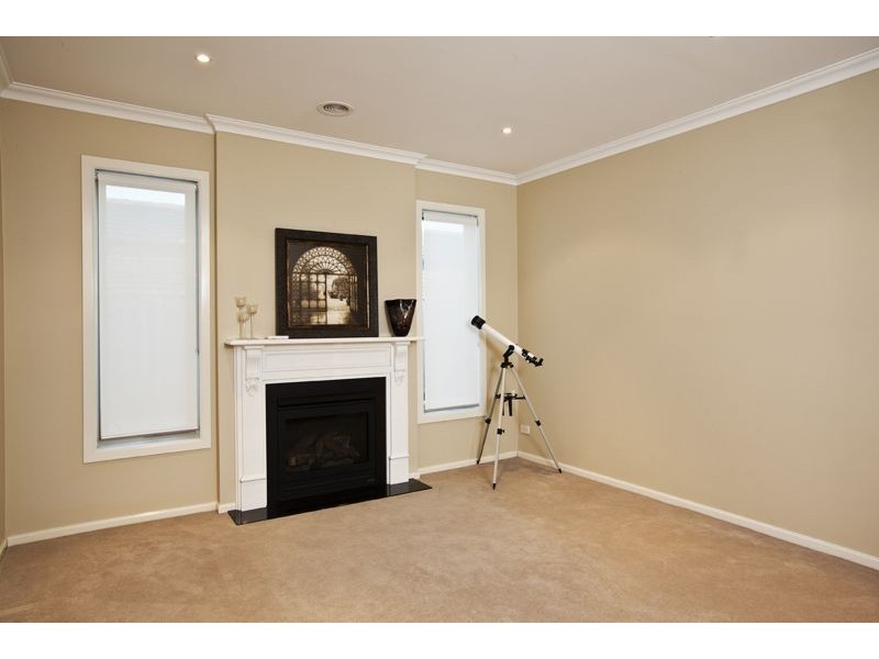 21 Mermaid Grove, Lyndhurst VIC 3975