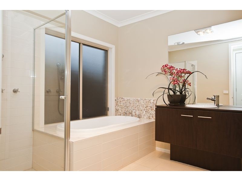 21 Mermaid Grove, Lyndhurst VIC 3975