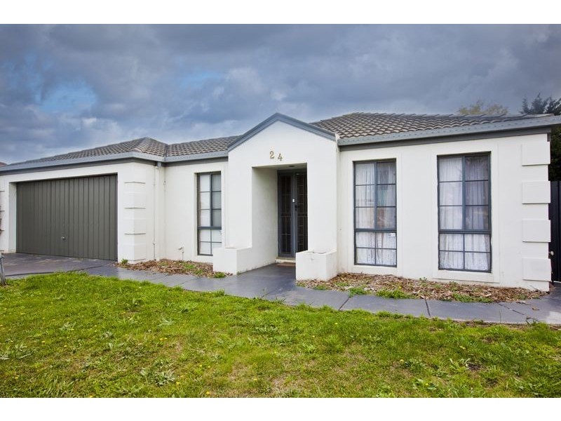 24 Seacombe Place, Cranbourne VIC 3977