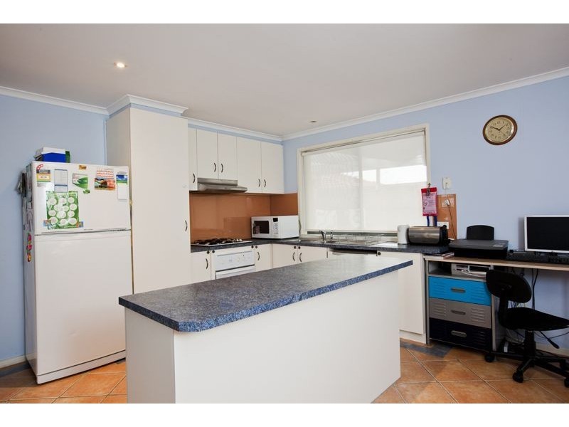 24 Seacombe Place, Cranbourne VIC 3977