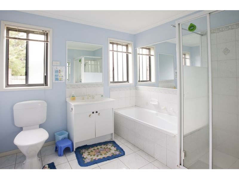 24 Seacombe Place, Cranbourne VIC 3977