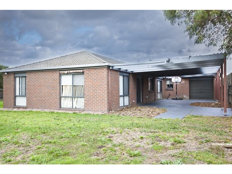 24 Seacombe Place, Cranbourne VIC 3977