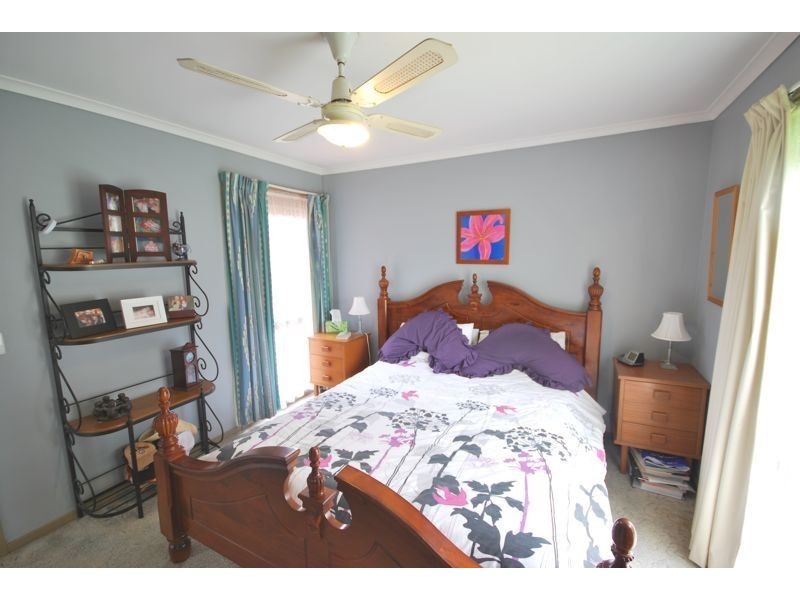 68 Gipps Crescent, Cranbourne North VIC 3977