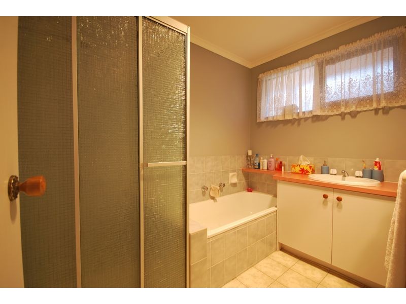 68 Gipps Crescent, Cranbourne North VIC 3977