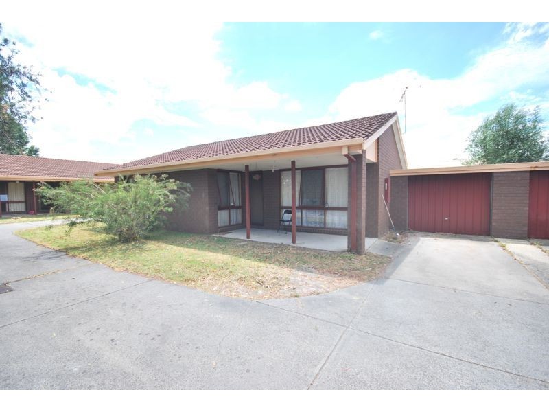 2/3 Tucker Street, Cranbourne VIC 3977