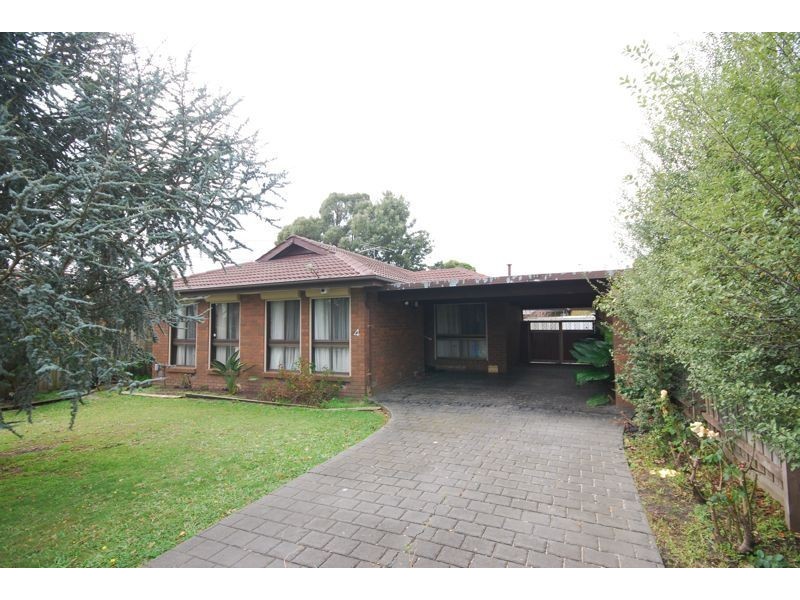 4 Rosalie Avenue, Cranbourne VIC 3977