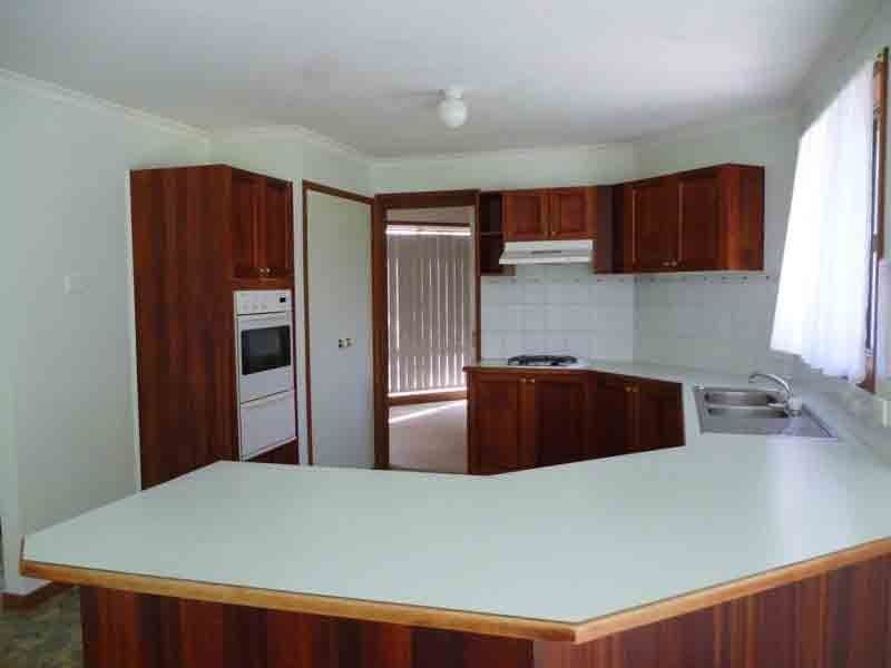 23 Samantha Crescent, Cranbourne North VIC 3977