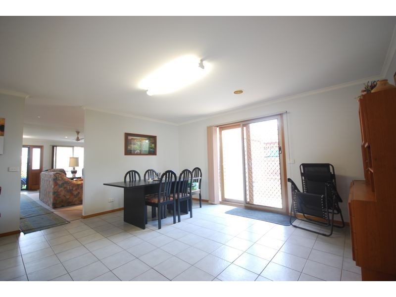5 Douglas Court, Cranbourne West VIC 3977