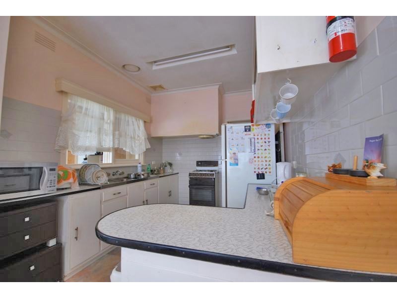 2 Scott Street, Cranbourne VIC 3977