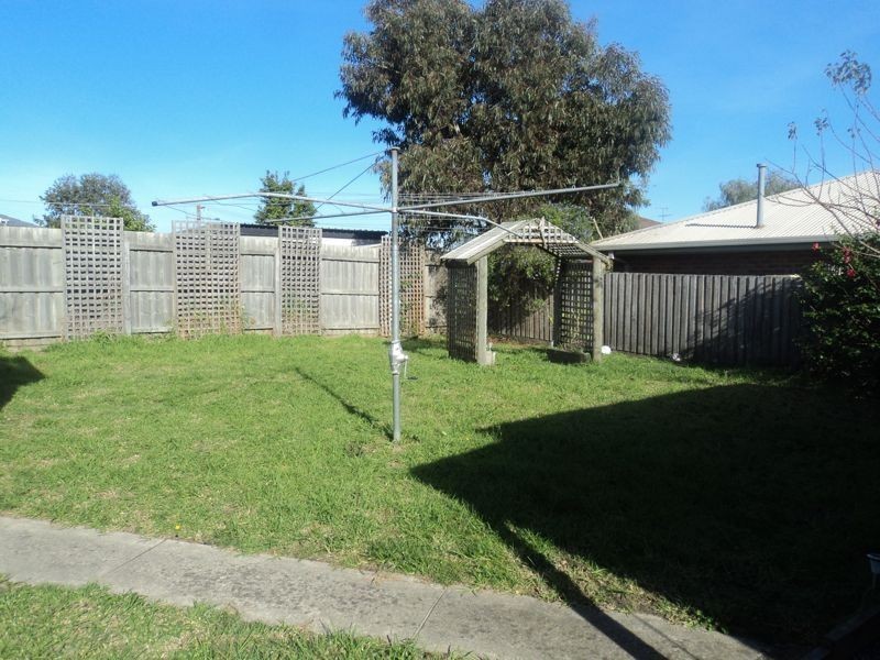 8 Lawson Close, Cranbourne VIC 3977