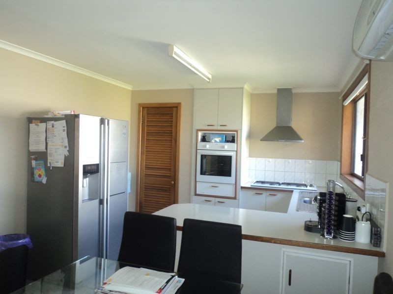 8 Lawson Close, Cranbourne VIC 3977