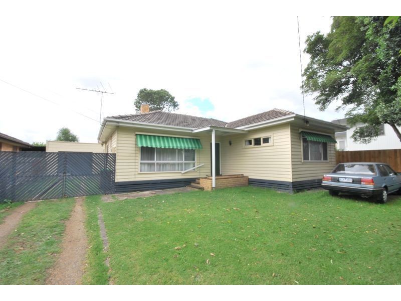 2 Scott Street, Cranbourne VIC 3977