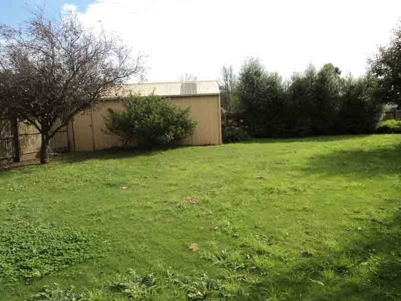 4 Bengal Court, Cranbourne North VIC 3977