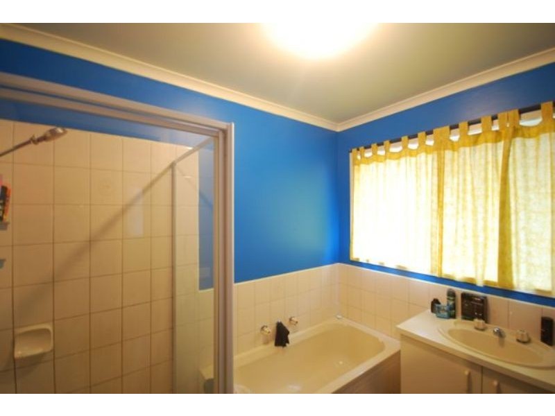 2/56 Fairbairn Road, Cranbourne VIC 3977