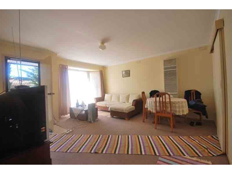 2/16 Stawell Street, Cranbourne VIC 3977