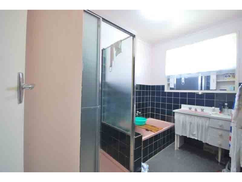 2/16 Stawell Street, Cranbourne VIC 3977