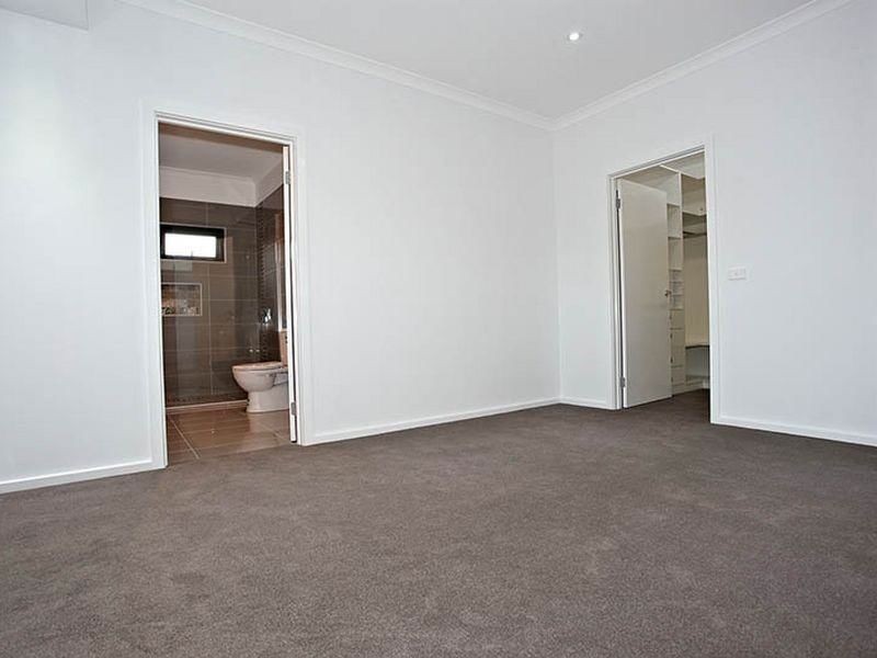 4 Rock Daisy Drive, Cranbourne VIC 3977