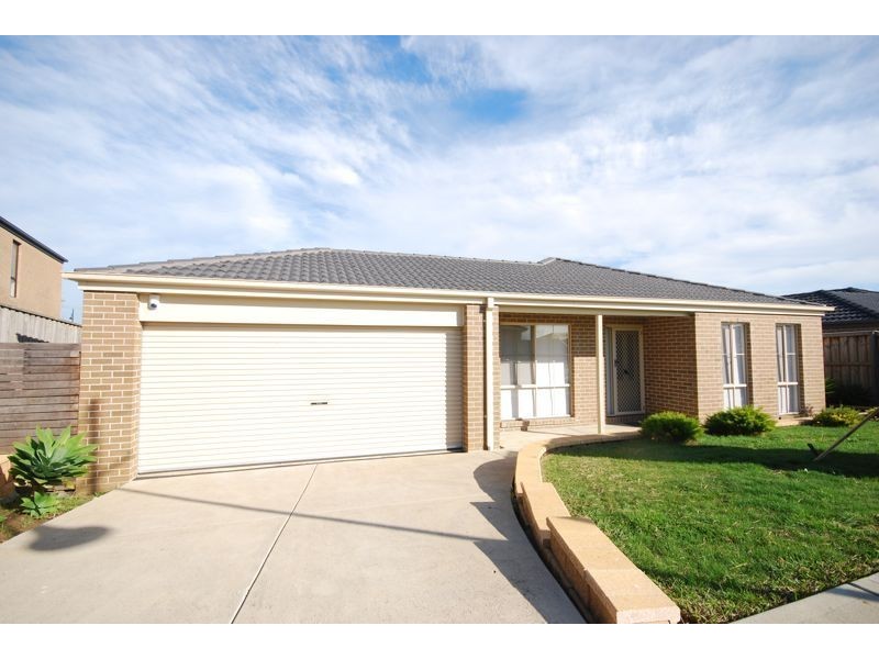 15 Golden Wattle Court, Cranbourne VIC 3977