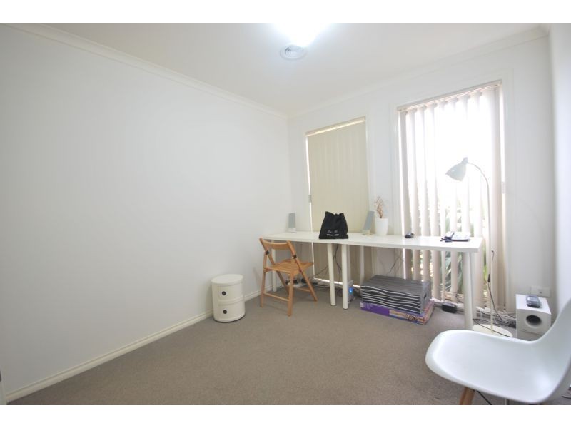 1/42 Greenaway Terrace, Cranbourne East VIC 3977