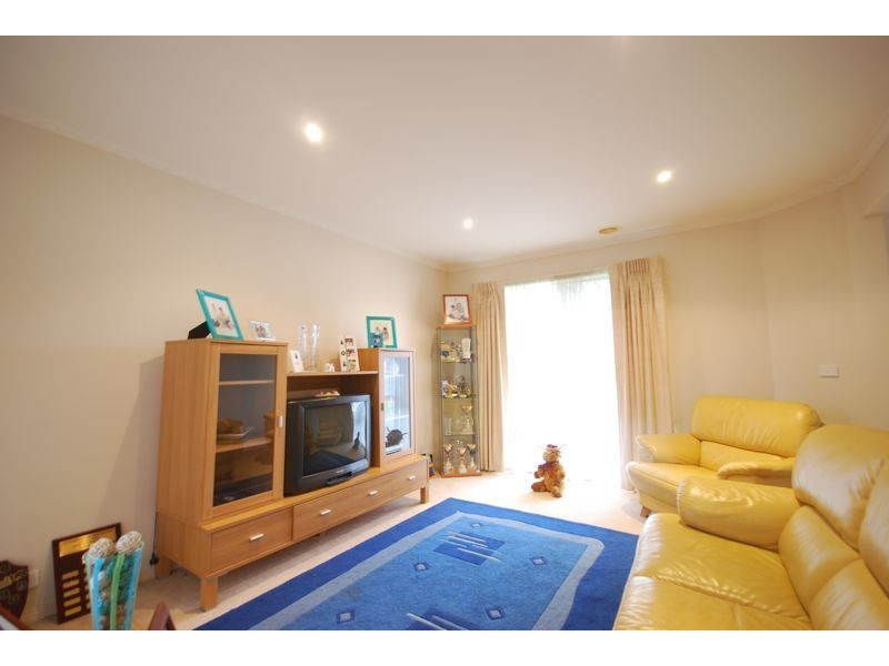 10 Brindalee Place, Cranbourne East VIC 3977