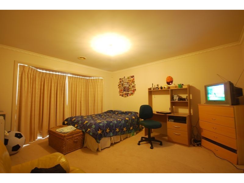 10 Brindalee Place, Cranbourne East VIC 3977