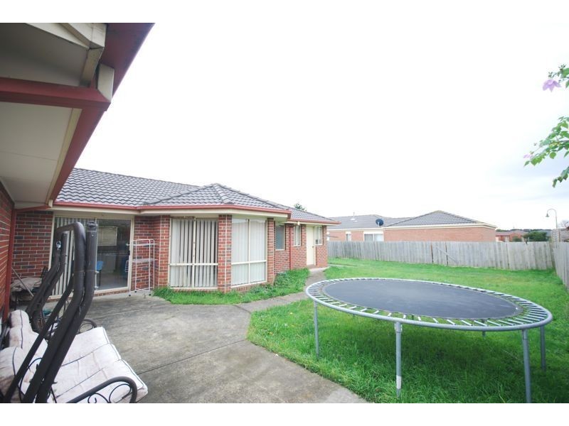 10 Brindalee Place, Cranbourne East VIC 3977