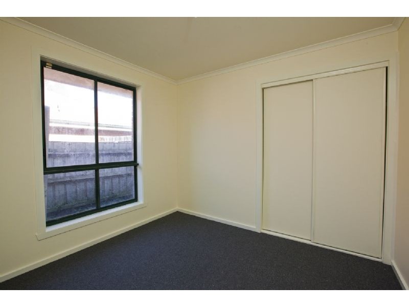 56 Scarborough Avenue, Cranbourne West VIC 3977