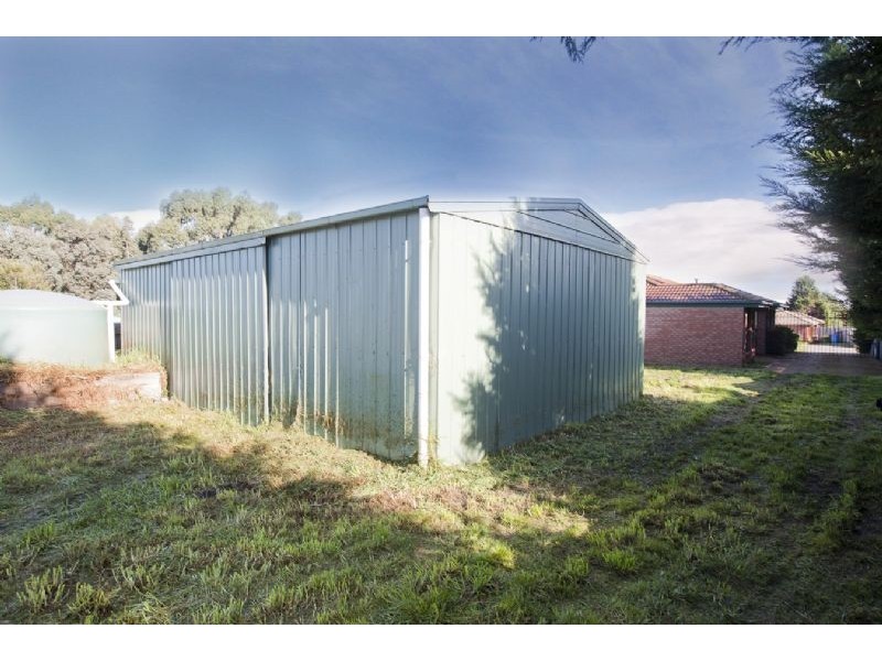 56 Scarborough Avenue, Cranbourne West VIC 3977