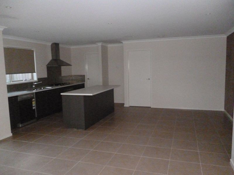 41 Gregson Grove, Lyndhurst VIC 3975