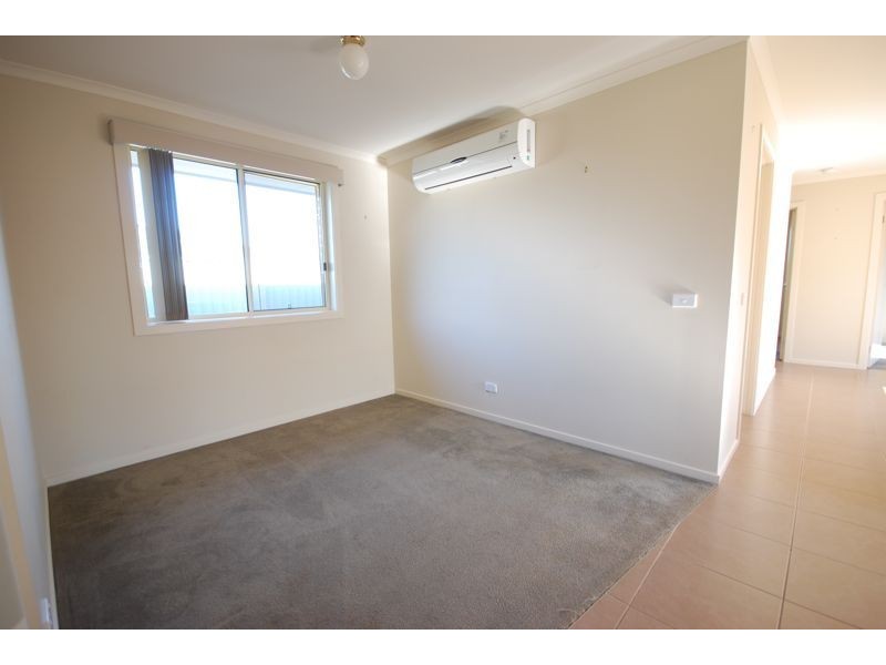 21 Tyndall Street, Cranbourne East VIC 3977