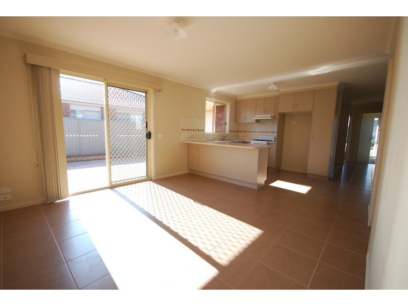 21 Tyndall Street, Cranbourne East VIC 3977