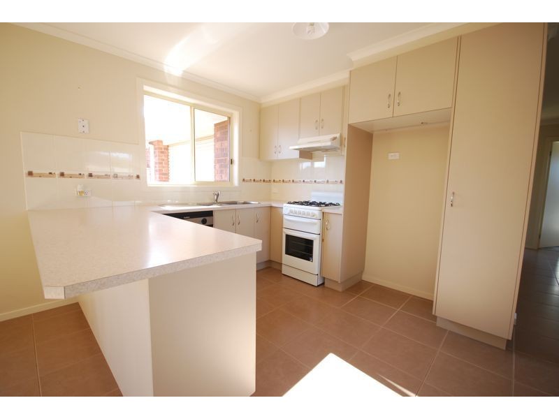 21 Tyndall Street, Cranbourne East VIC 3977