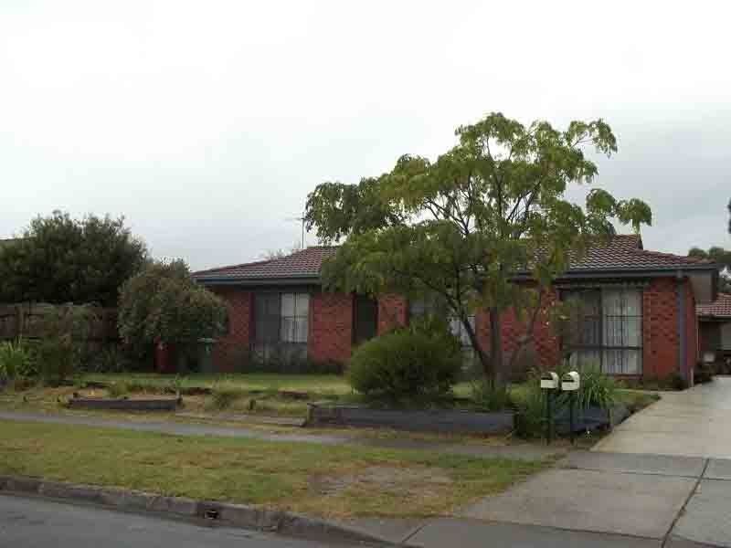 1/17 Rachel Drive, Cranbourne North VIC 3977