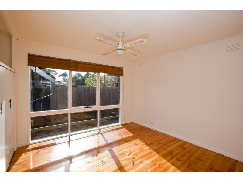 10 Lamont Crescent, Cranbourne VIC 3977