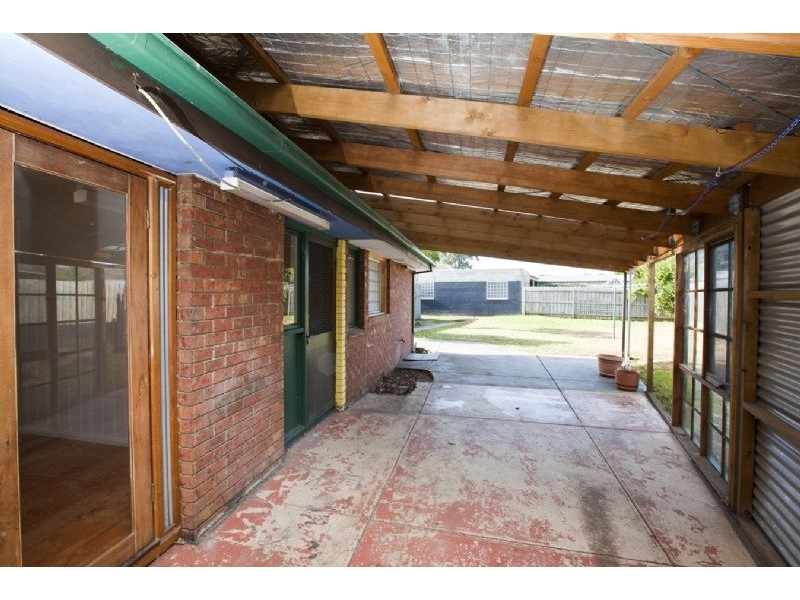 10 Lamont Crescent, Cranbourne VIC 3977