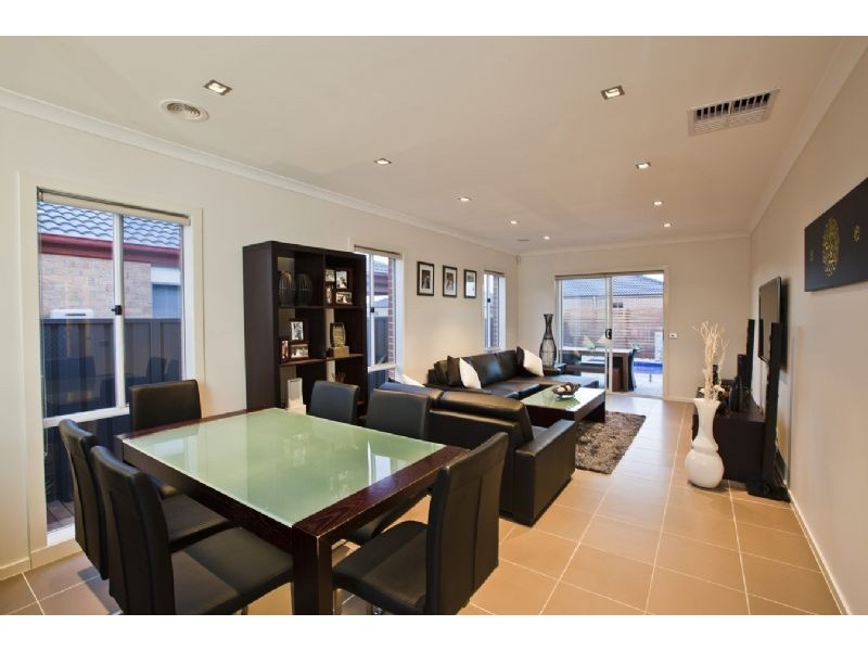 51 ABRUS CIRCUIT, Cranbourne North VIC 3977