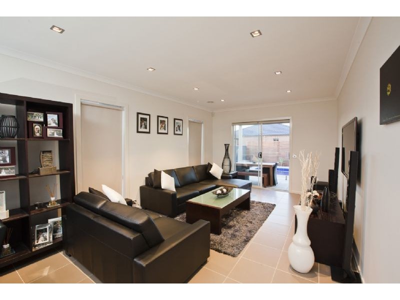 51 ABRUS CIRCUIT, Cranbourne North VIC 3977