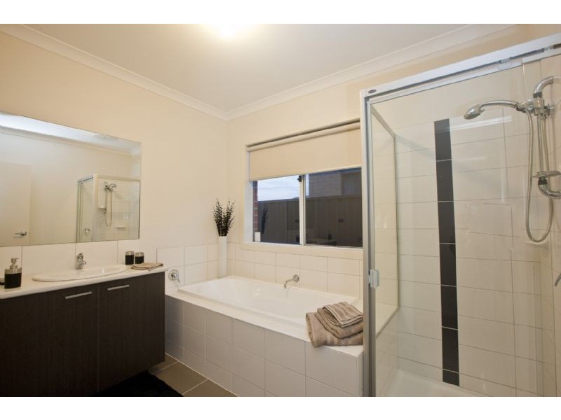 51 ABRUS CIRCUIT, Cranbourne North VIC 3977