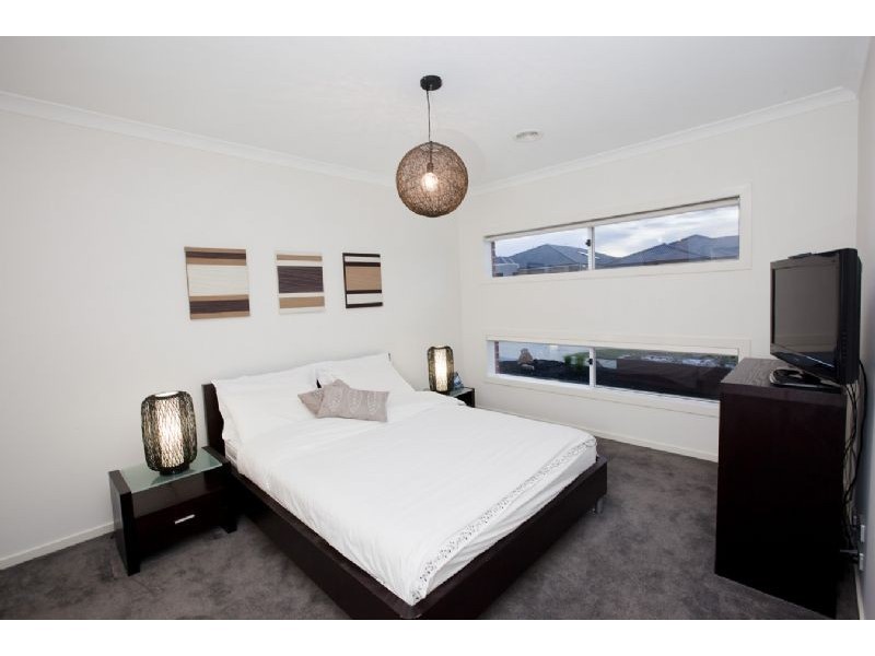 51 ABRUS CIRCUIT, Cranbourne North VIC 3977