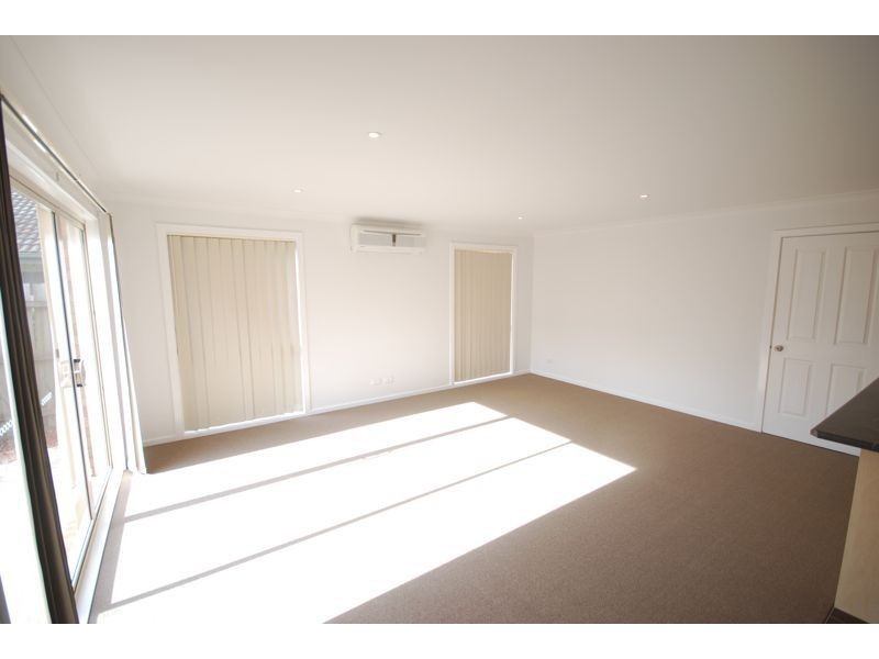 2/3 Walter Street, Cranbourne VIC 3977