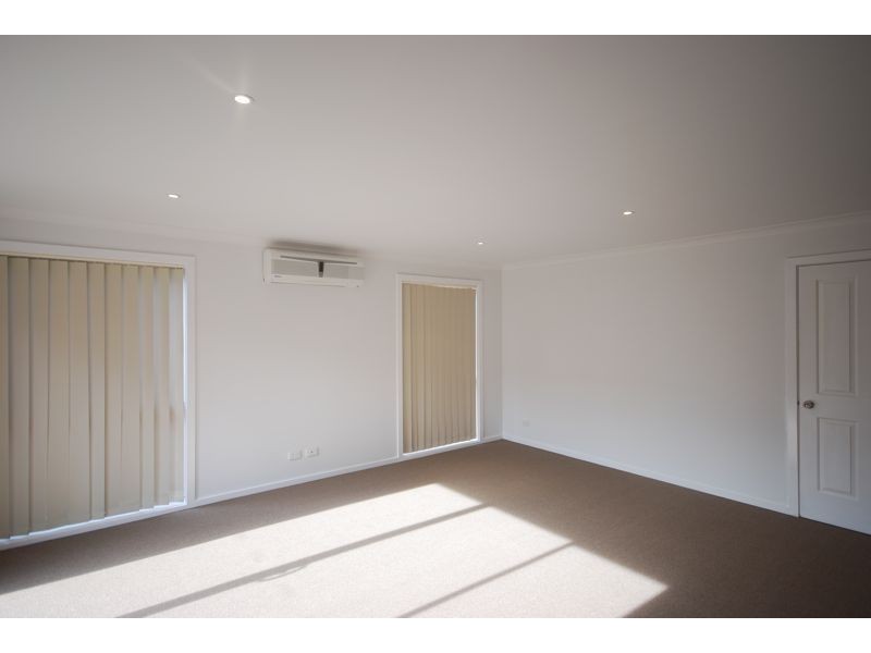 2/3 Walter Street, Cranbourne VIC 3977
