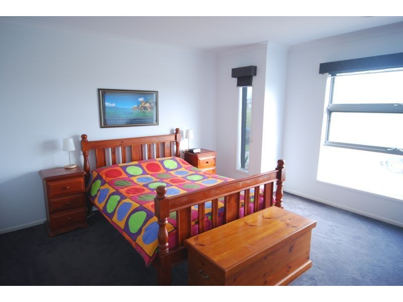 35 Ardent Crescent, Cranbourne East VIC 3977