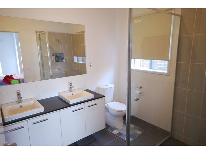 35 Ardent Crescent, Cranbourne East VIC 3977