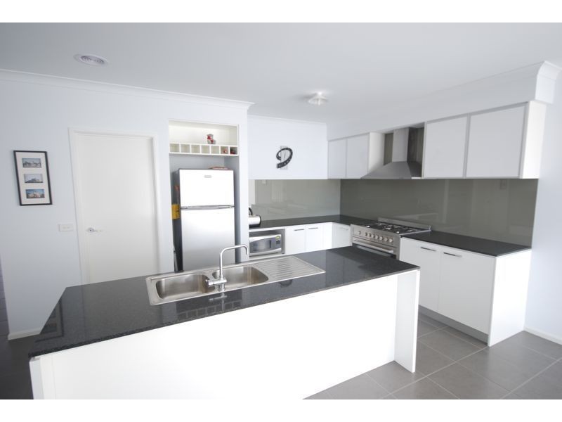 35 Ardent Crescent, Cranbourne East VIC 3977