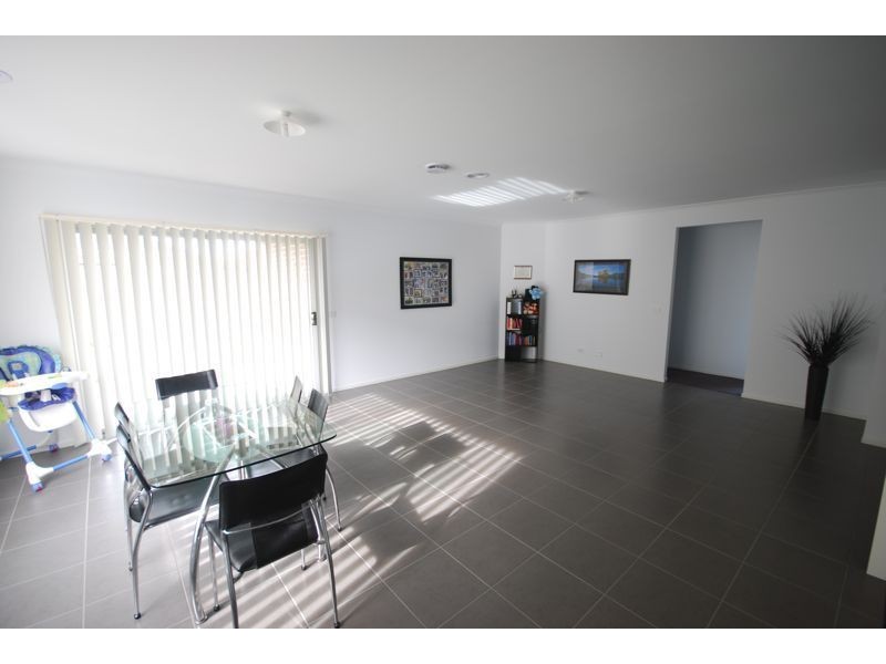 35 Ardent Crescent, Cranbourne East VIC 3977