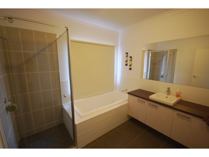 35 Ardent Crescent, Cranbourne East VIC 3977